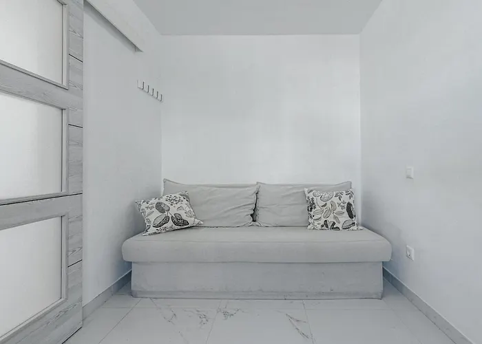 Amazing 3 Bedroom On The First Line Of The Americas Beach, Air Conditioner And Terrace Ocean View Appartement *