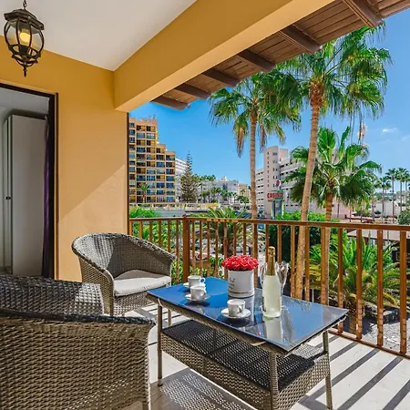 Oceanfront Oasis: 3-bedroom Americas Retreat * Playa de las Americas (Tenerife)