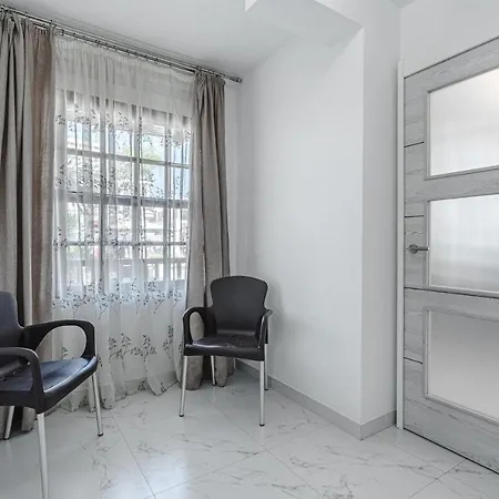 Amazing 3 Bedroom On The First Line Of The Americas Beach, Air Conditioner And Terrace Ocean View Daire