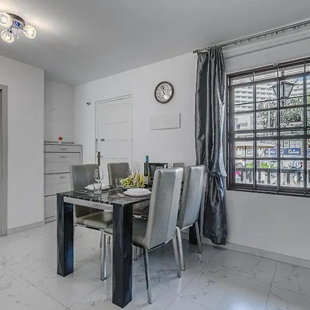 Daire Amazing 3 Bedroom On The First Line Of The Americas Beach, Air Conditioner And Terrace Ocean View *