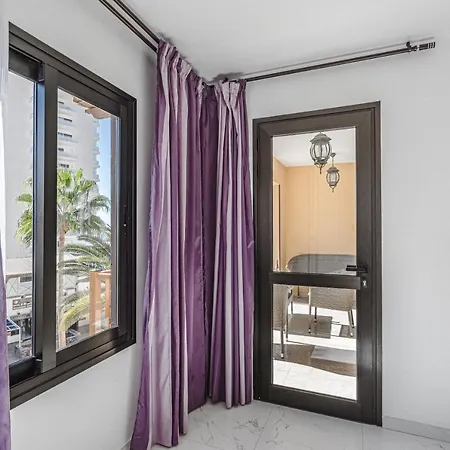 Daire Amazing 3 Bedroom On The First Line Of The Americas Beach, Air Conditioner And Terrace Ocean View *