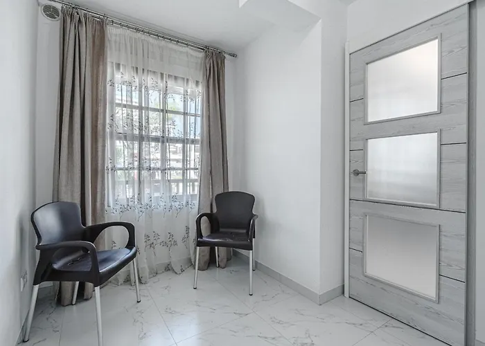 Amazing 3 Bedroom On The First Line Of The Americas Beach, Air Conditioner And Terrace Ocean View Апартаменты