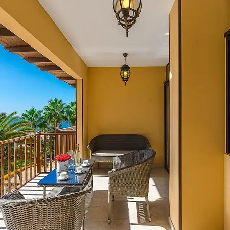 Appartement Amazing 3 Bedroom On The First Line Of The Americas Beach, Air Conditioner And Terrace Ocean View *